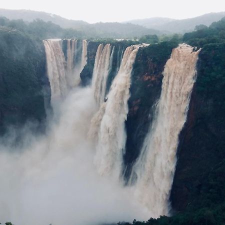 Mungaru Homestay, Talaguppa Sagar  Esterno foto