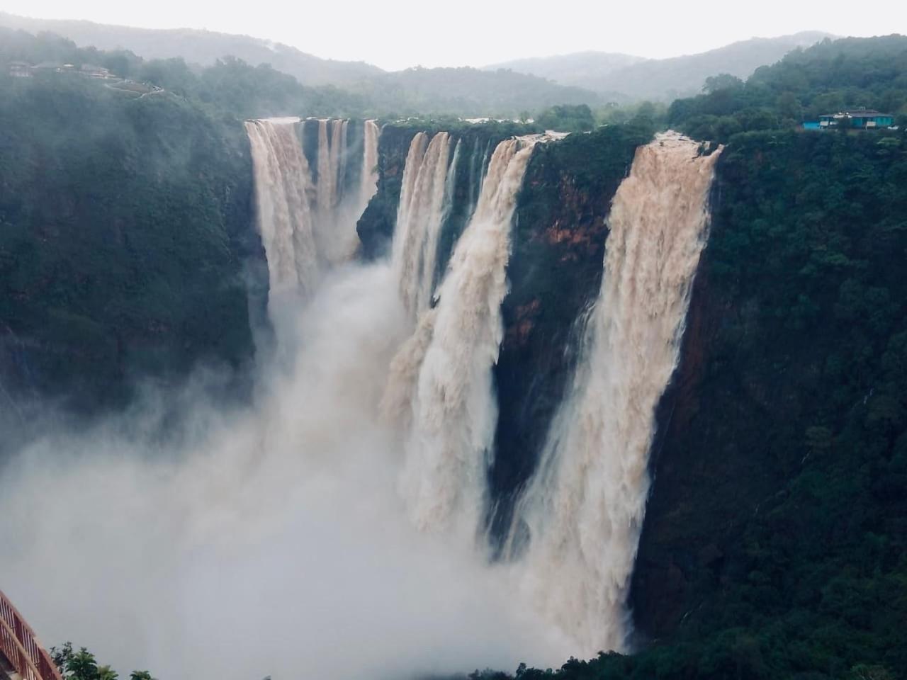 Mungaru Homestay, Talaguppa Sagar  Esterno foto