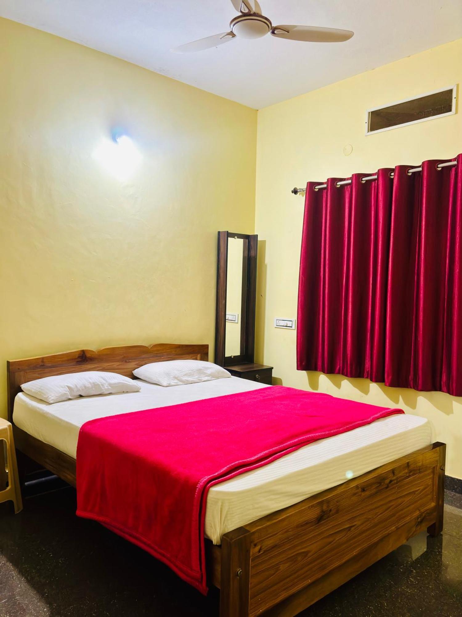 Mungaru Homestay, Talaguppa Sagar  Esterno foto